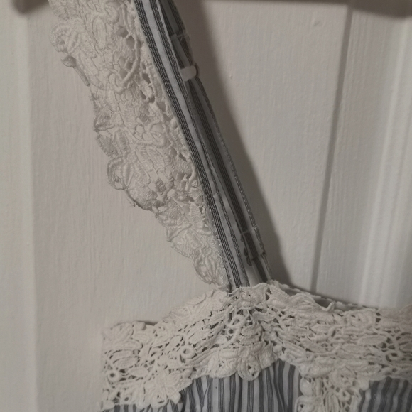 A&F striped tank top - Picture 3 of 4